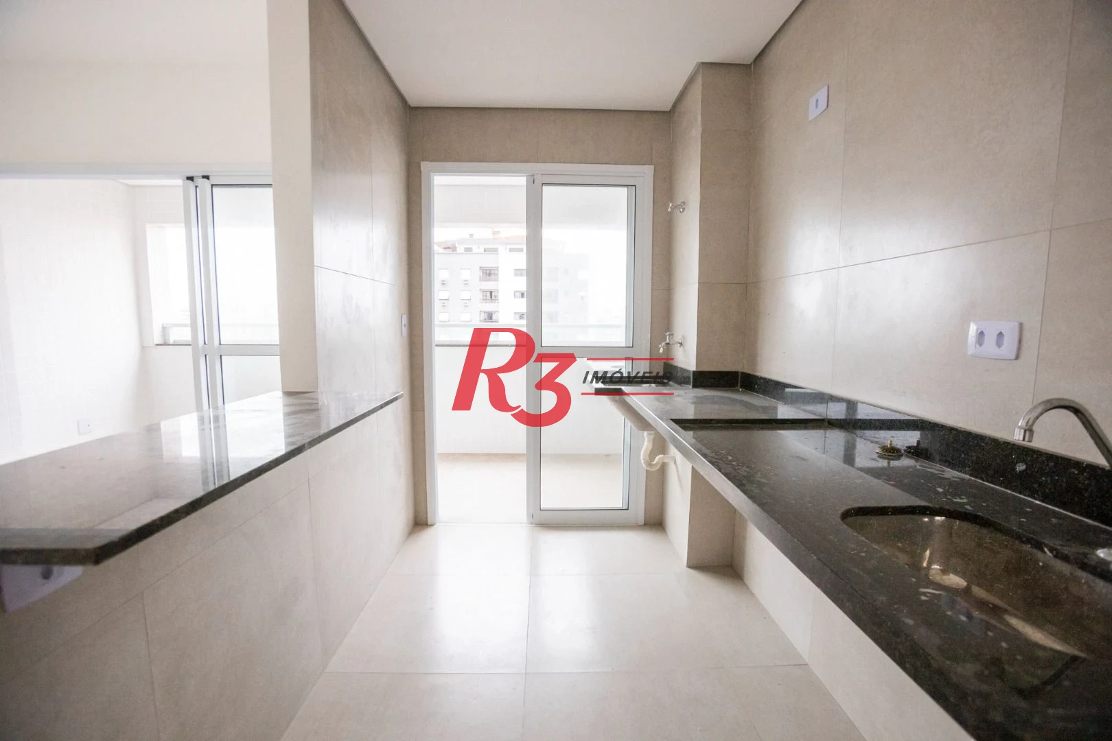 Apartamento com 2 dormitórios à venda, 55 m² por R$ 570.000,00 - Marapé - Santos/SP