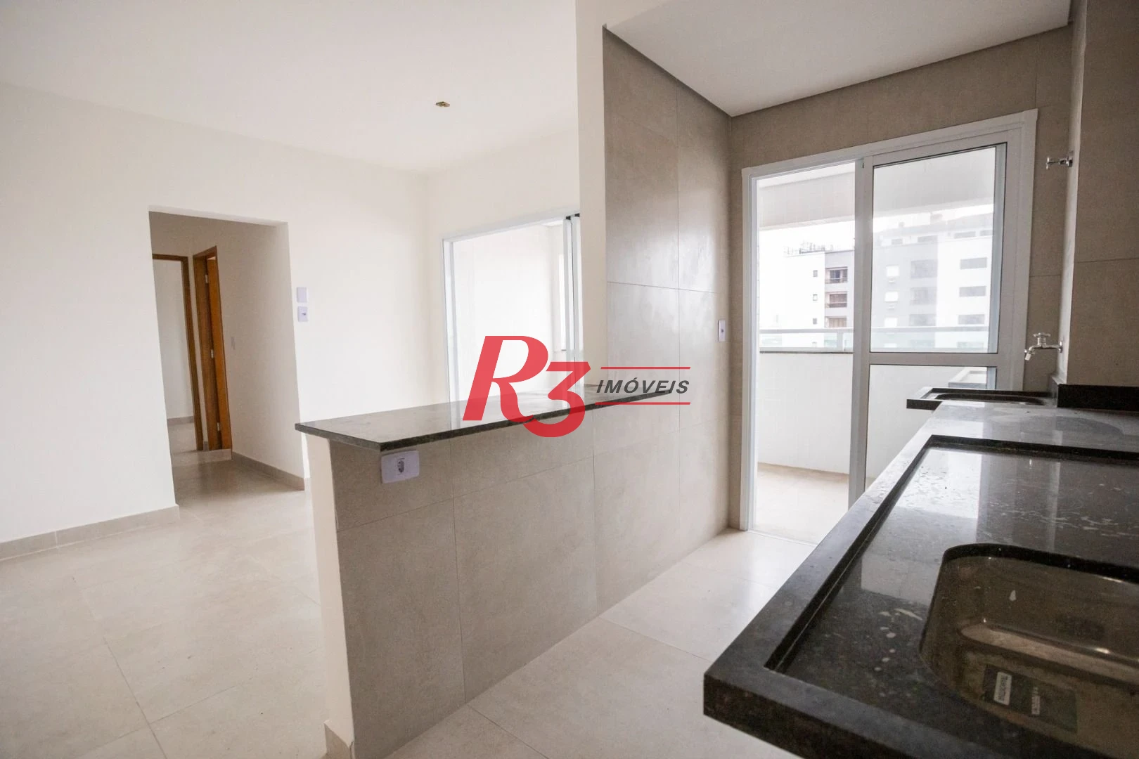 Apartamento com 2 dormitórios à venda, 55 m² por R$ 570.000,00 - Marapé - Santos/SP
