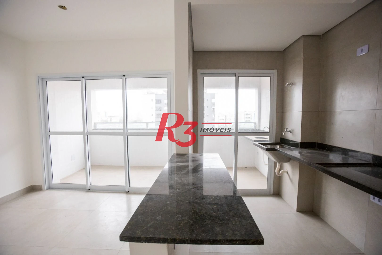 Apartamento com 2 dormitórios à venda, 55 m² por R$ 570.000,00 - Marapé - Santos/SP