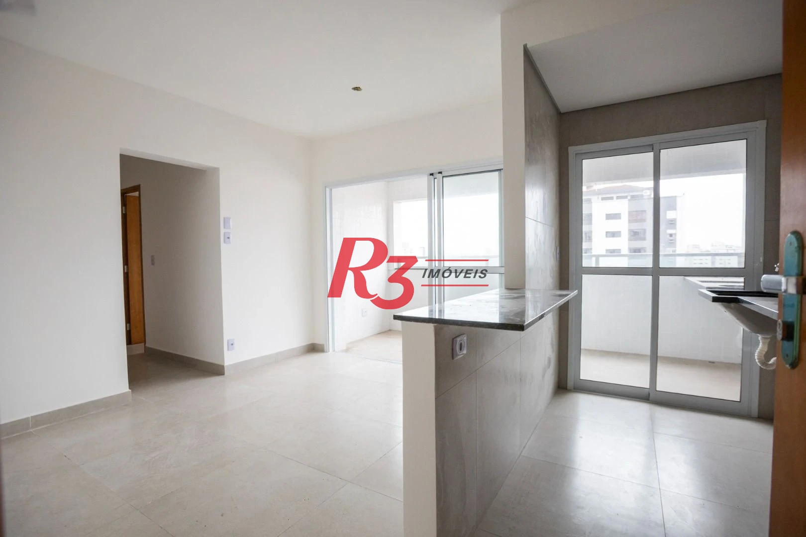 Apartamento com 2 dormitórios à venda, 55 m² por R$ 570.000,00 - Marapé - Santos/SP