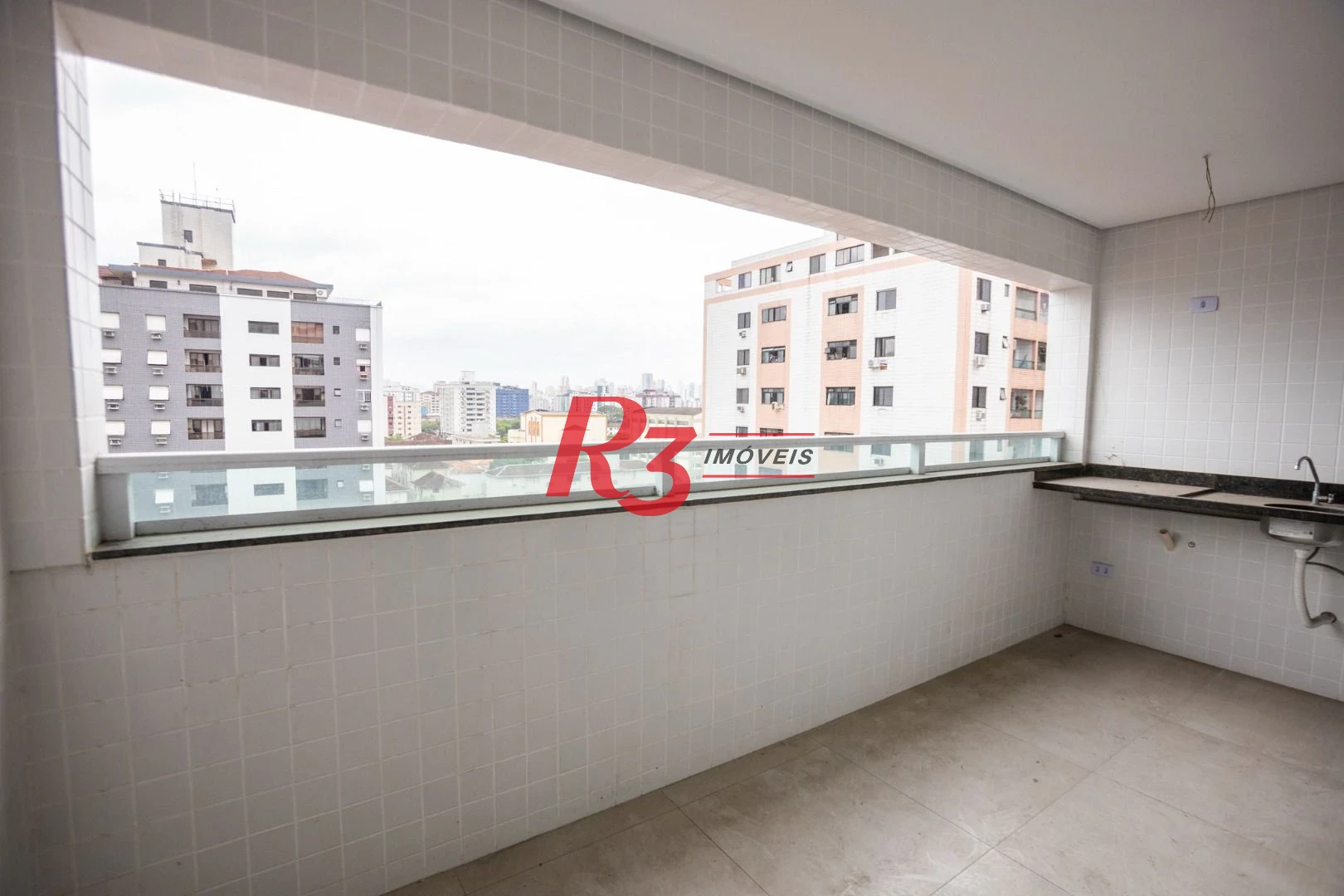 Apartamento com 2 dormitórios à venda, 55 m² por R$ 570.000,00 - Marapé - Santos/SP