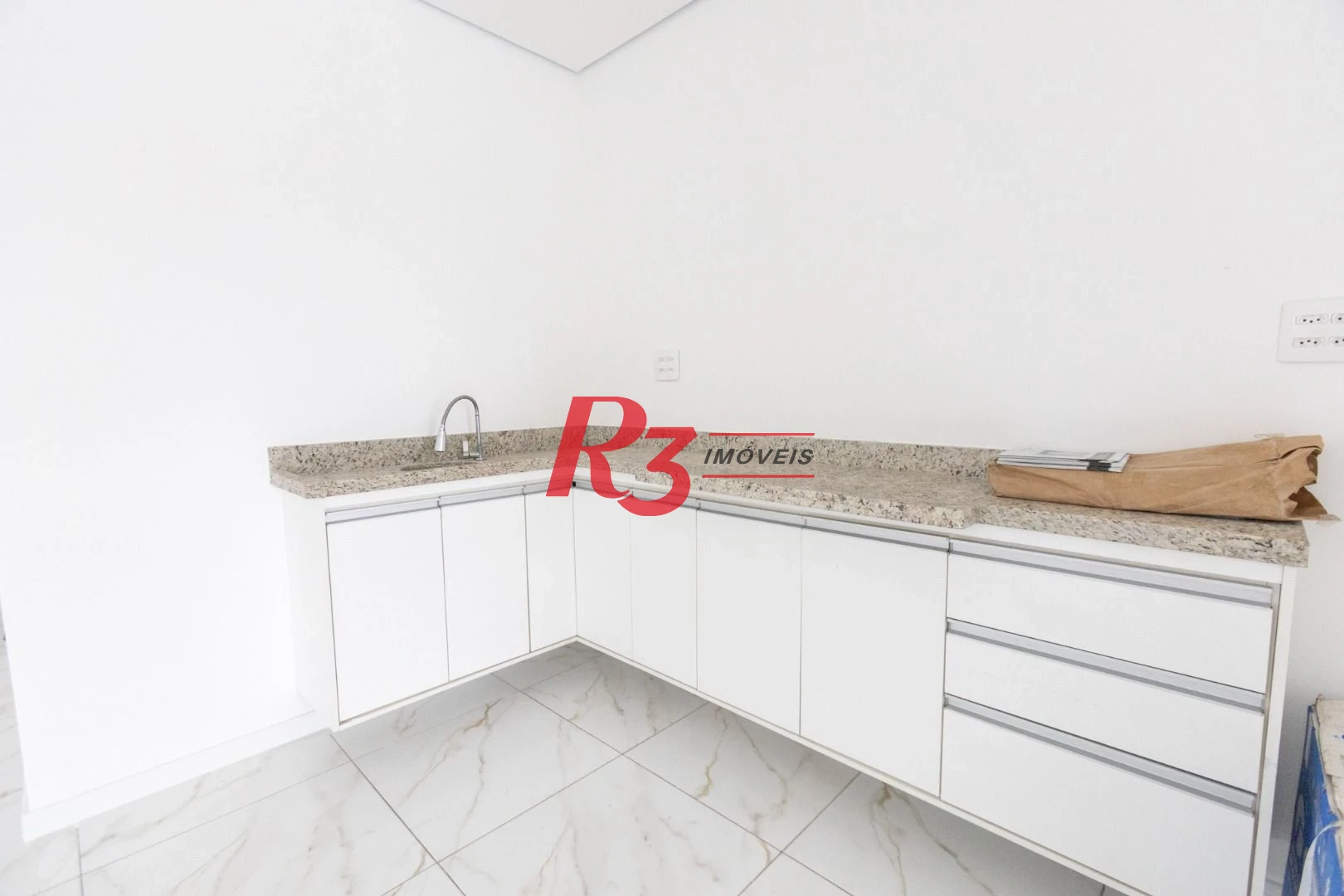 Sala, 179 m² - venda por R$ 1.772.000,00 ou aluguel por R$ 13.600,00/mês - Ponta da Praia - Santos/SP
