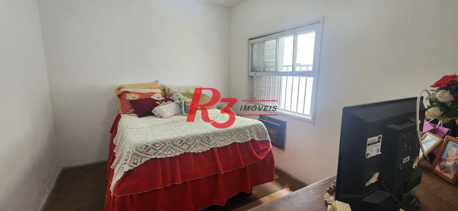 Casa com 3 dormitórios à venda, 117 m² por R$ 790.000,00 - Aparecida - Santos/SP