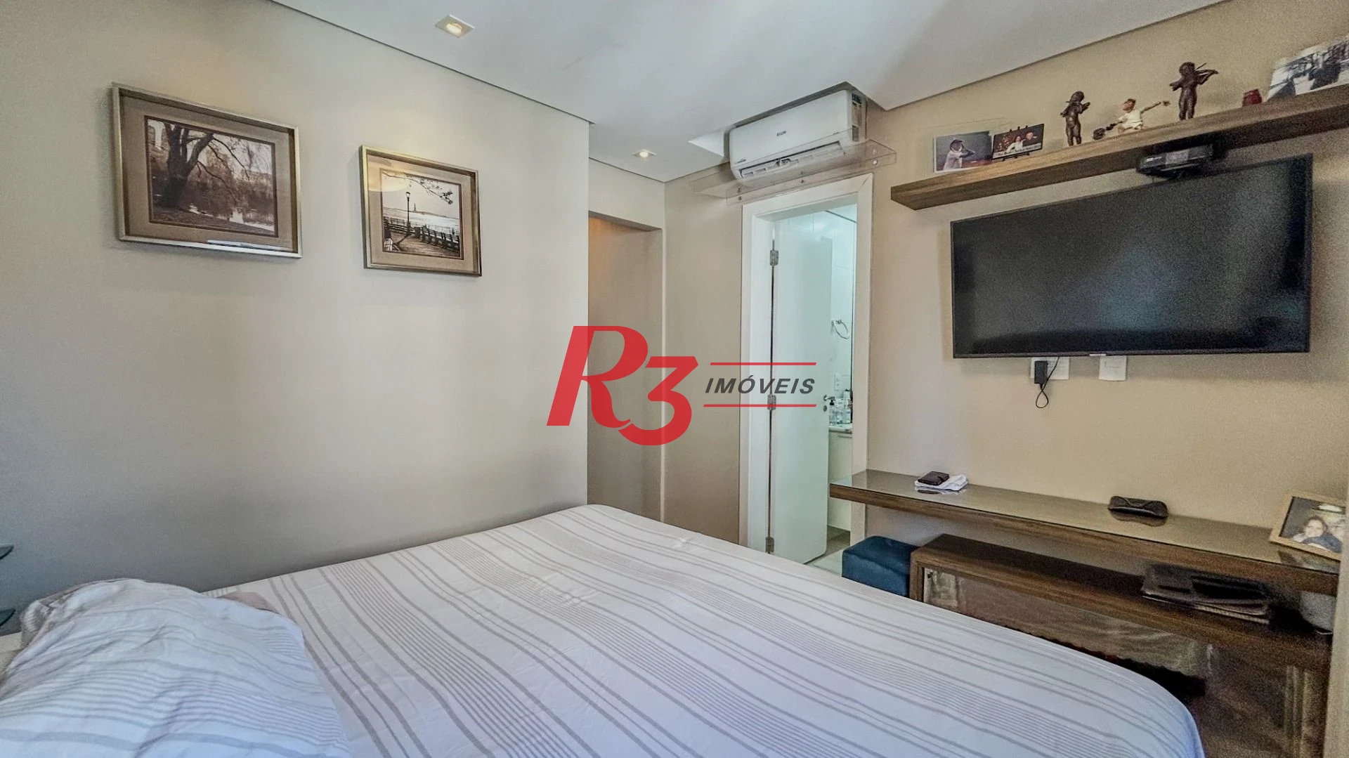Apartamento com 3 dormitórios à venda, 130 m² por R$ 1.740.000,00 - Gonzaga - Santos/SP