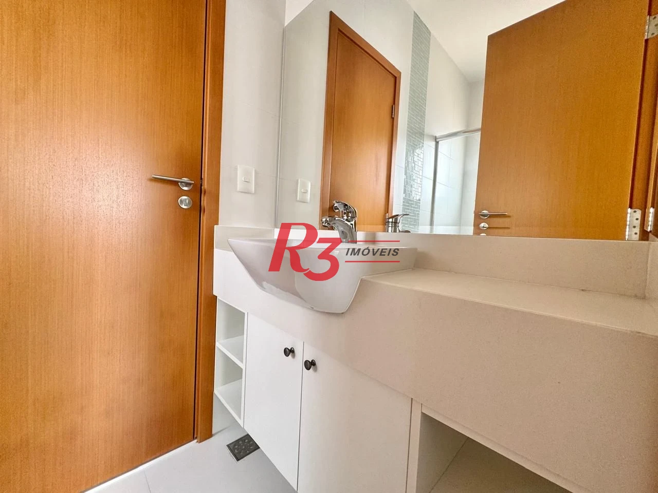 Apartamento com 3 dormitórios à venda, 131 m² por R$ 1.800.000,00 - Boqueirão - Santos/SP