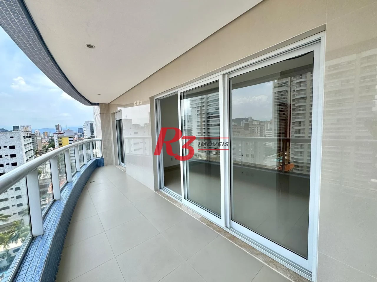 Apartamento com 3 dormitórios à venda, 131 m² por R$ 1.800.000,00 - Boqueirão - Santos/SP