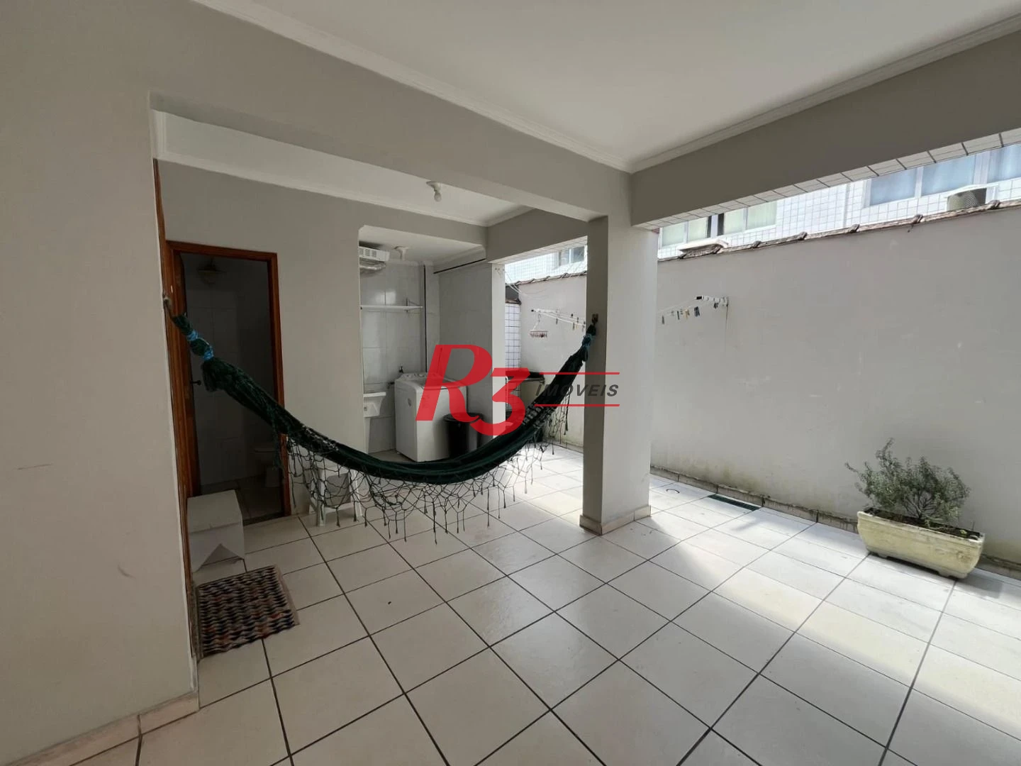Casa com 3 dormitórios à venda, 141 m² por R$ 690.000,00 - Centro - São Vicente/SP