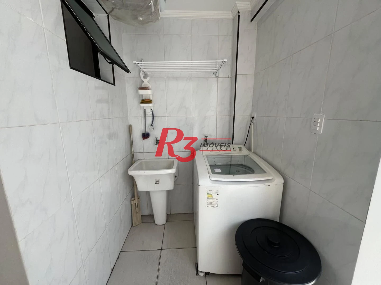 Casa com 3 dormitórios à venda, 141 m² por R$ 690.000,00 - Centro - São Vicente/SP