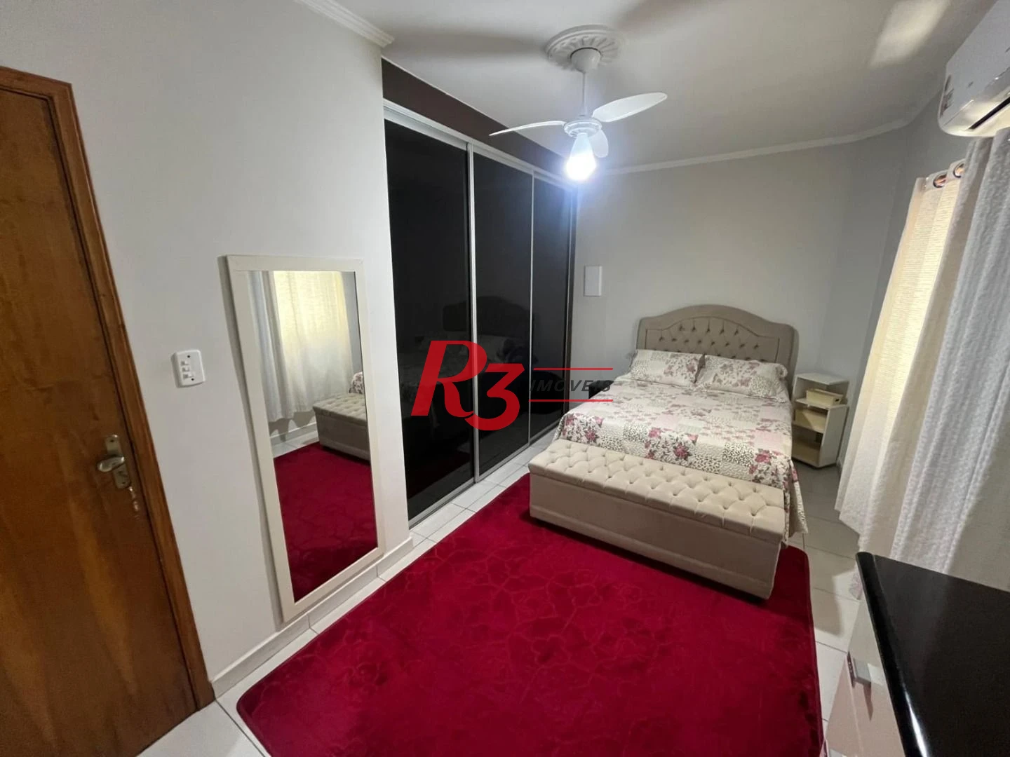 Casa com 3 dormitórios à venda, 141 m² por R$ 690.000,00 - Centro - São Vicente/SP
