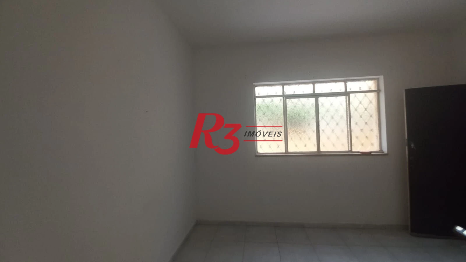 Apartamento com 2 dormitórios à venda, 74 m² por R$ 360.000,00 - Gonzaga - Santos/SP