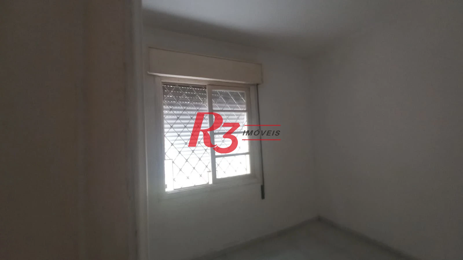 Apartamento com 2 dormitórios à venda, 74 m² por R$ 360.000,00 - Gonzaga - Santos/SP