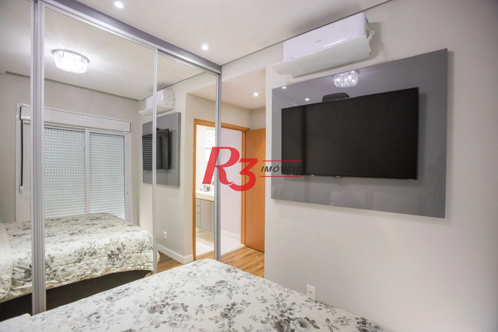 Apartamento com 3 dormitórios à venda, 110 m² por R$ 1.890.000,00 - Boqueirão - Santos/SP