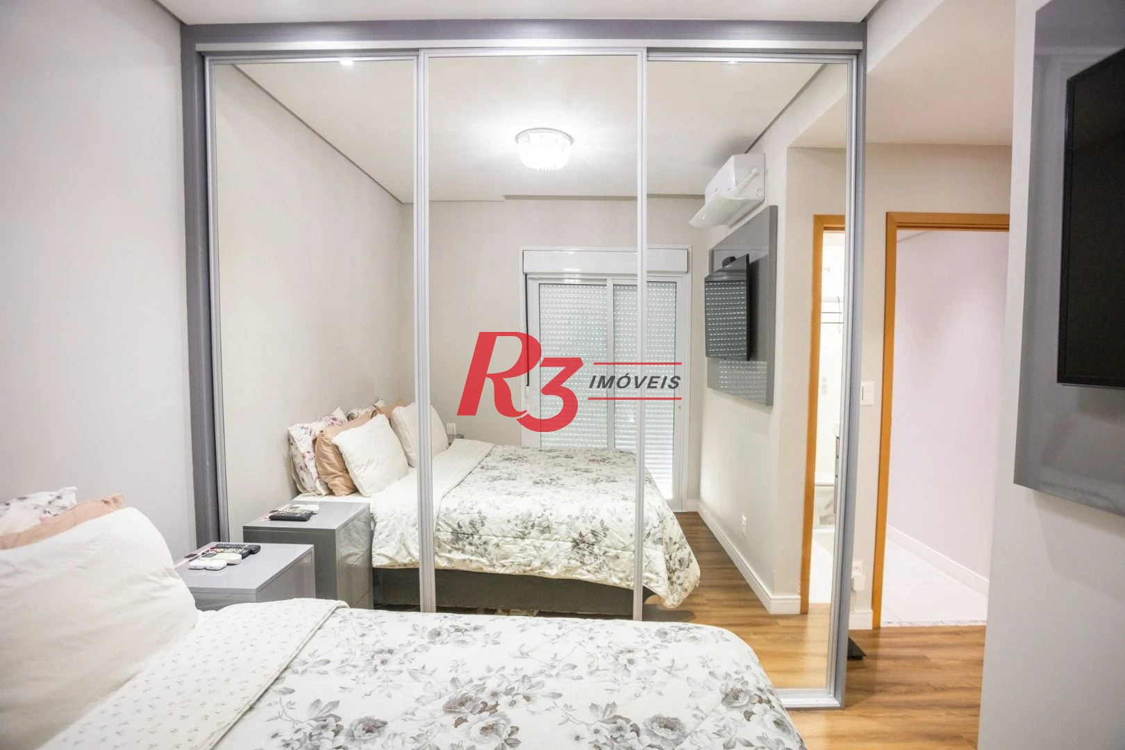 Apartamento com 3 dormitórios à venda, 110 m² por R$ 1.890.000,00 - Boqueirão - Santos/SP