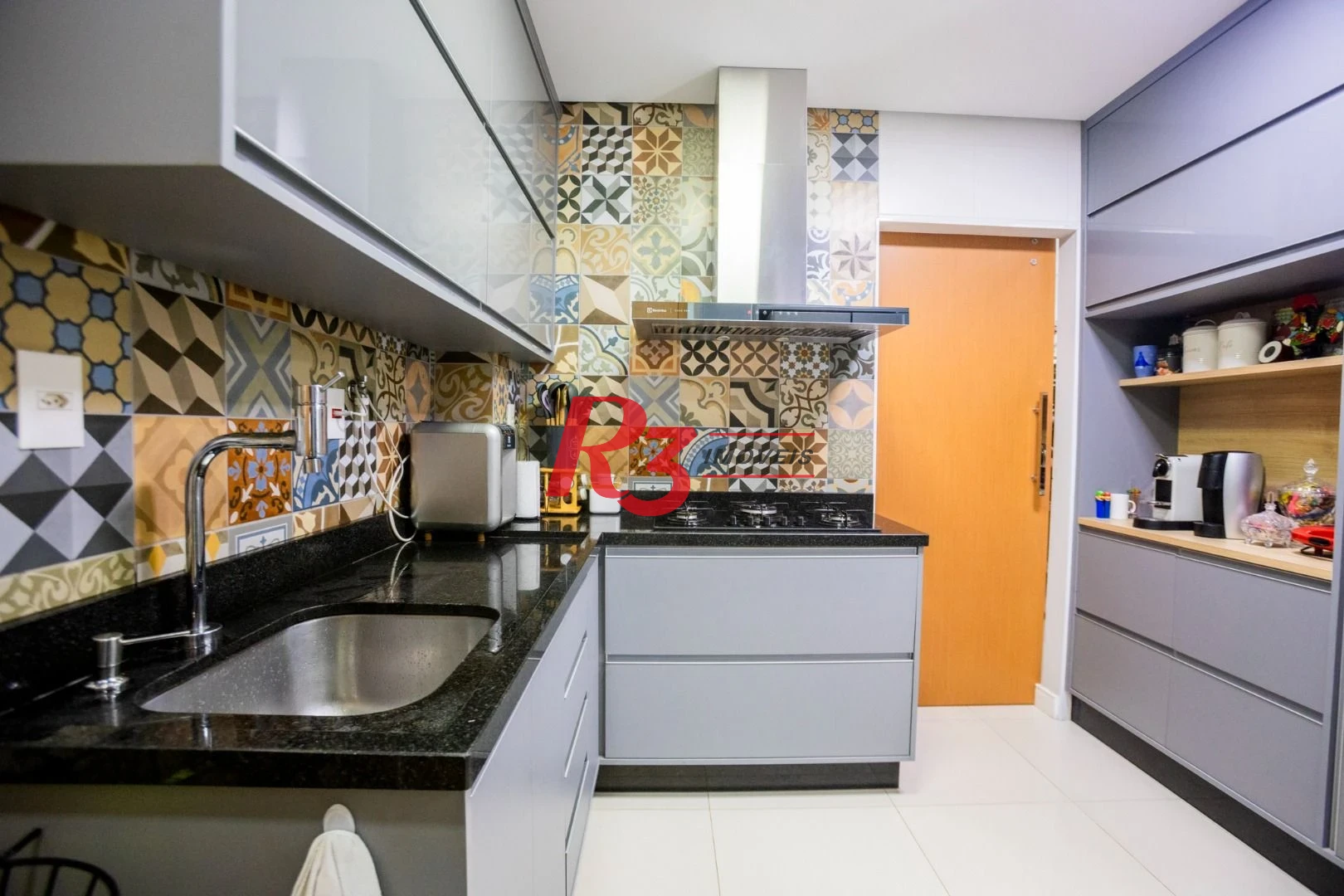 Apartamento com 3 dormitórios à venda, 110 m² por R$ 1.890.000,00 - Boqueirão - Santos/SP
