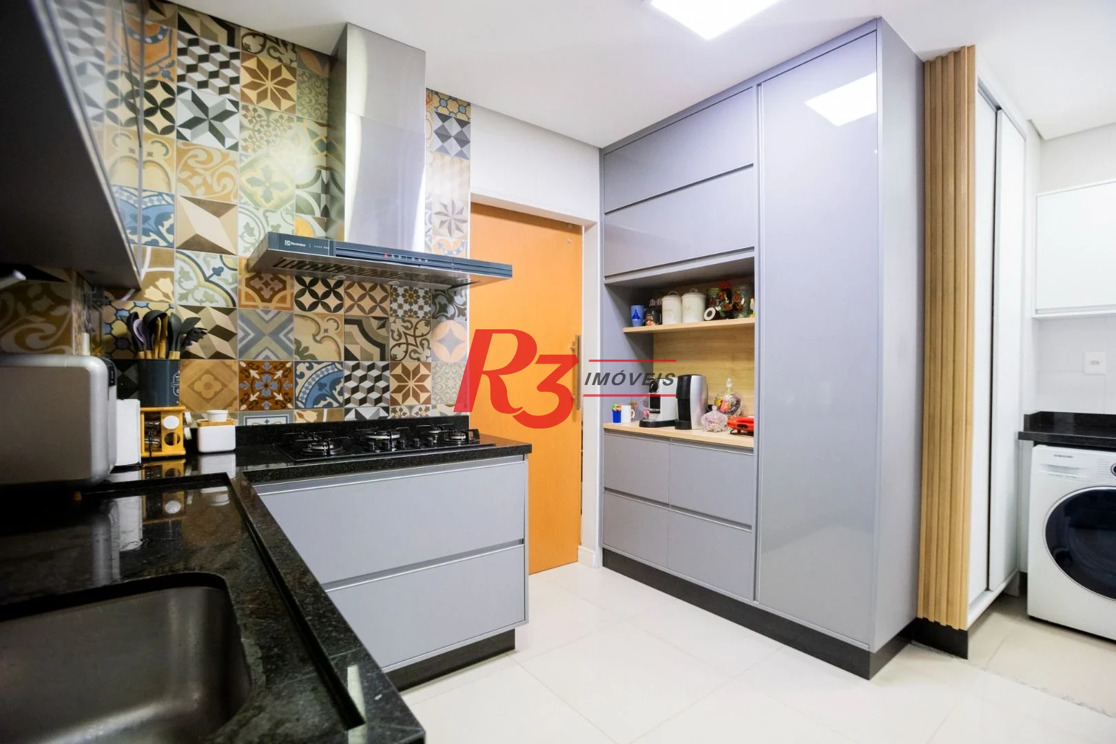 Apartamento com 3 dormitórios à venda, 110 m² por R$ 1.890.000,00 - Boqueirão - Santos/SP