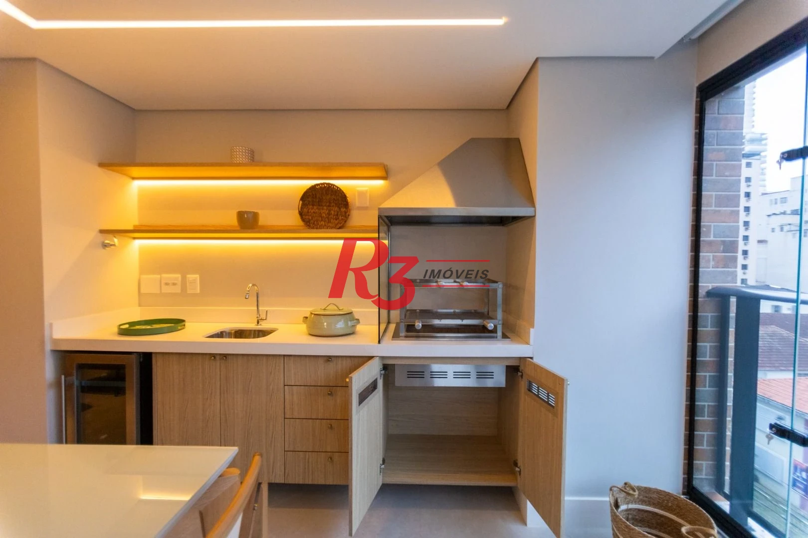 Apartamento com 3 dormitórios à venda, 132 m² por R$ 2.390.000,00 - Pompéia - Santos/SP