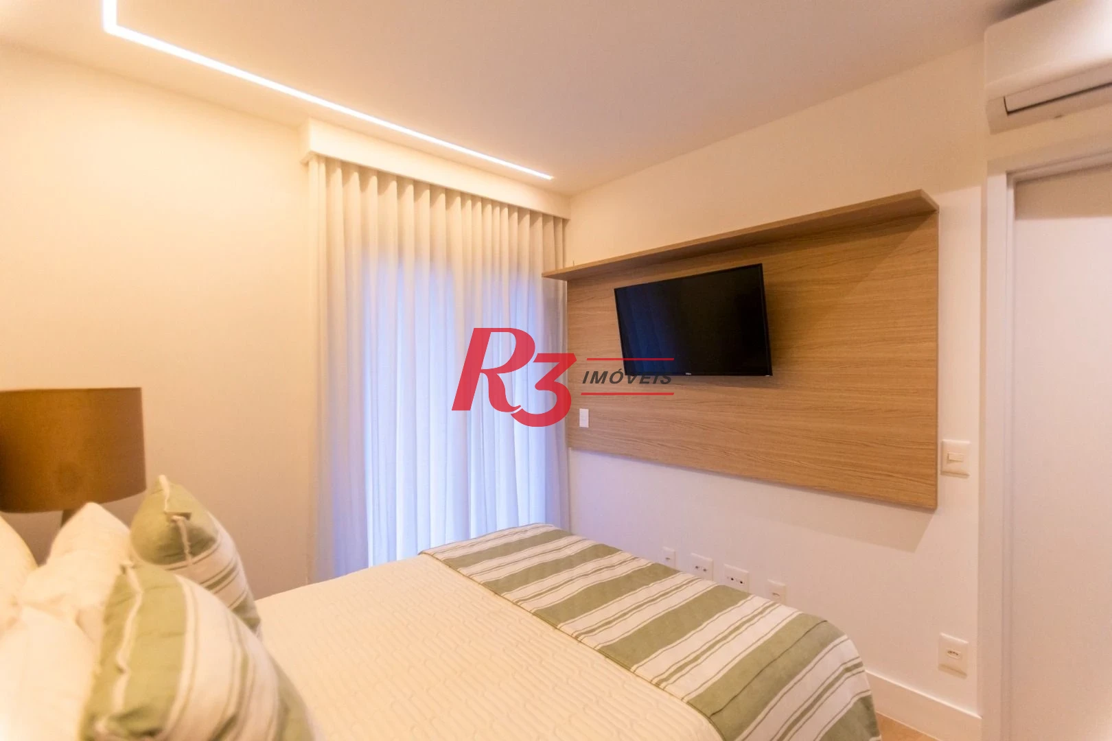 Apartamento com 3 dormitórios à venda, 132 m² por R$ 2.390.000,00 - Pompéia - Santos/SP