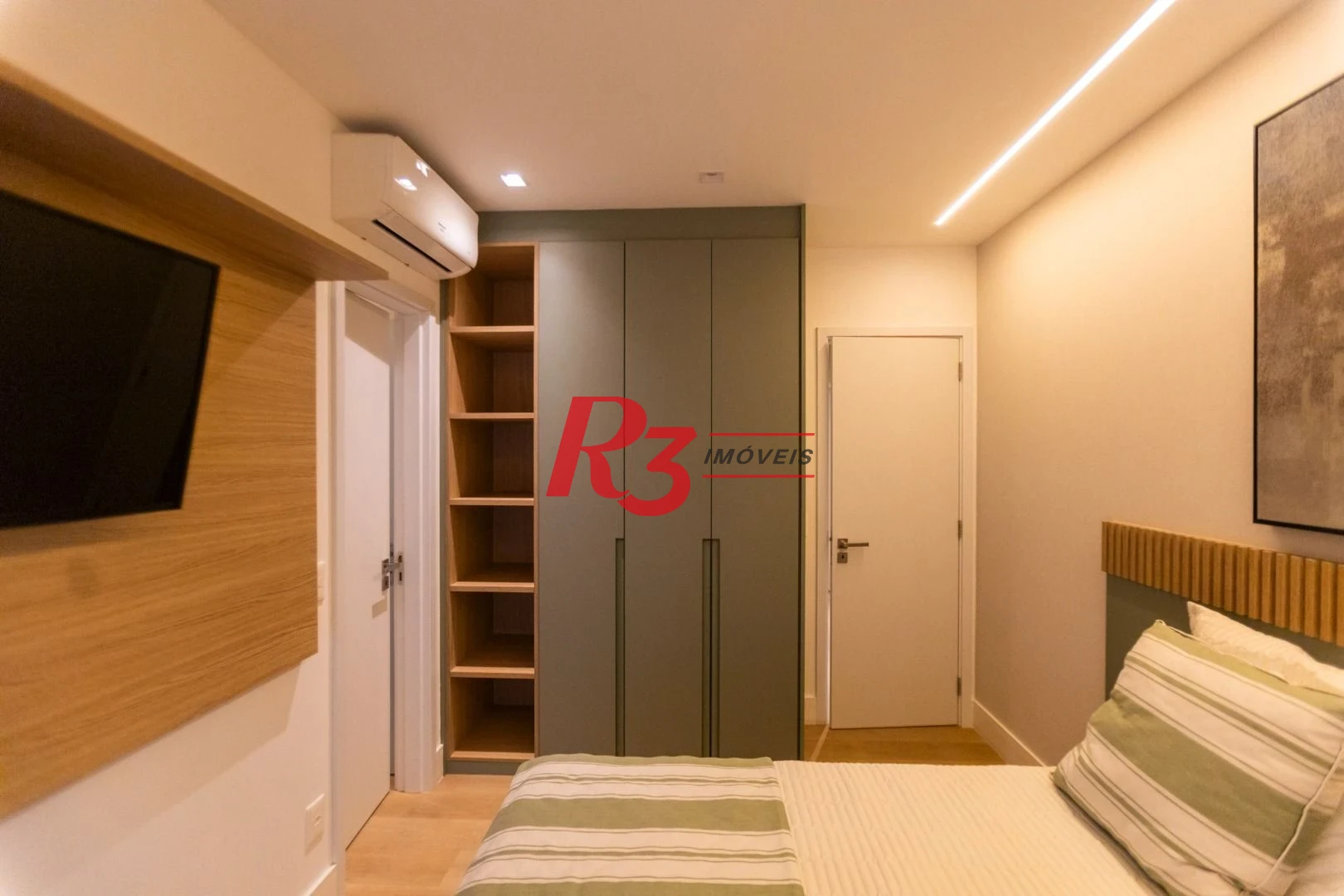 Apartamento com 3 dormitórios à venda, 132 m² por R$ 2.390.000,00 - Pompéia - Santos/SP