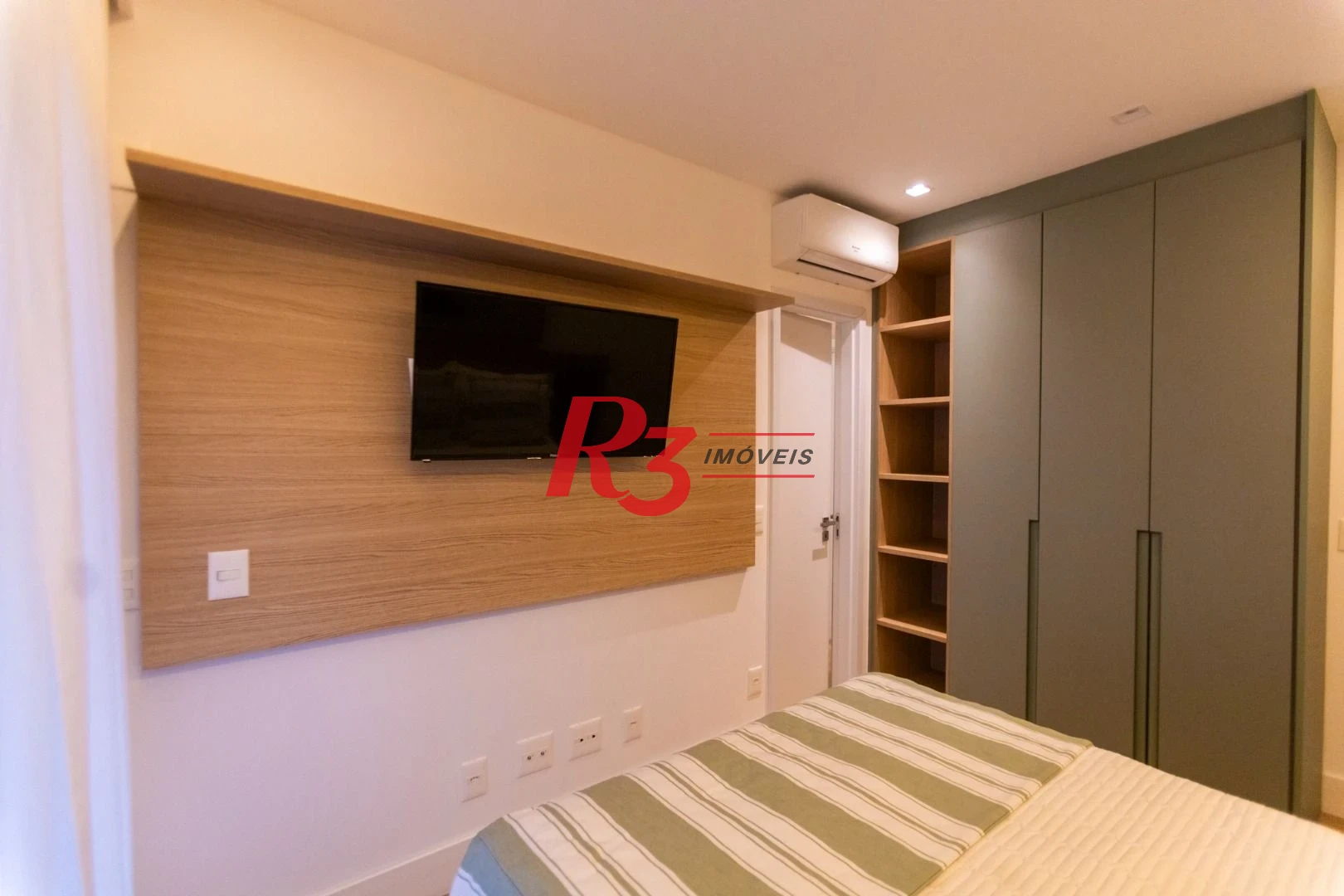 Apartamento com 3 dormitórios à venda, 132 m² por R$ 2.390.000,00 - Pompéia - Santos/SP