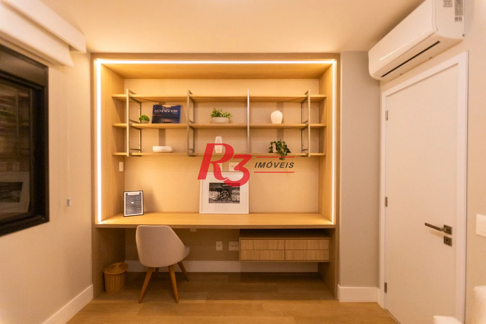 Apartamento com 3 dormitórios à venda, 132 m² por R$ 2.390.000,00 - Pompéia - Santos/SP