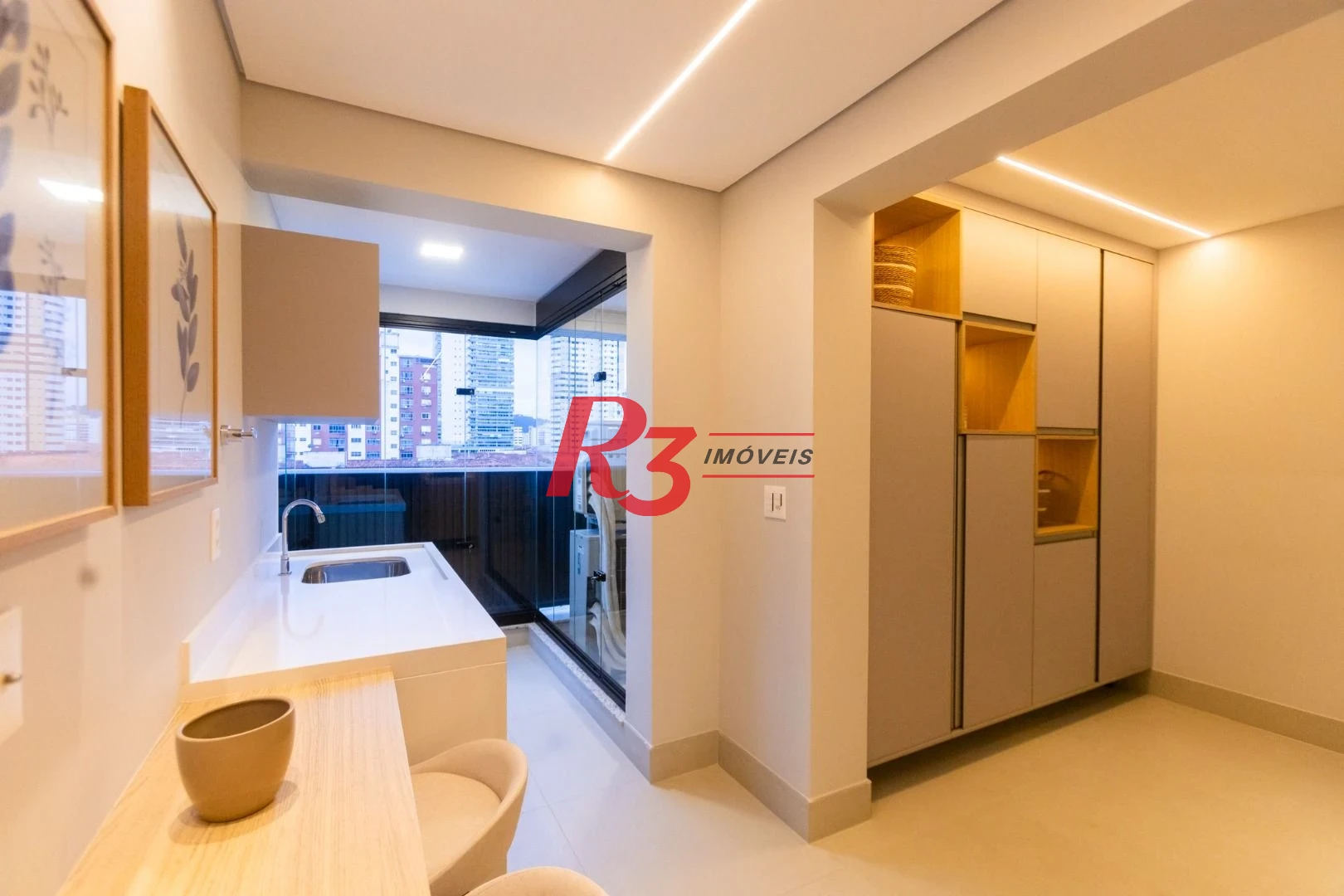 Apartamento com 3 dormitórios à venda, 132 m² por R$ 2.390.000,00 - Pompéia - Santos/SP