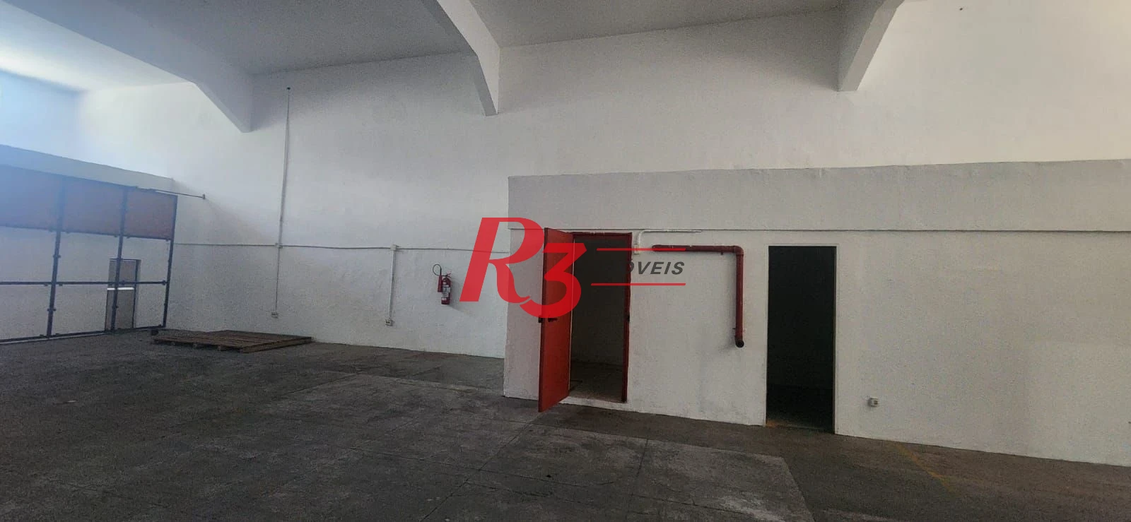 Galpão para alugar, 879 m² por R$ 35.000,01/mês - Encruzilhada - Santos/SP