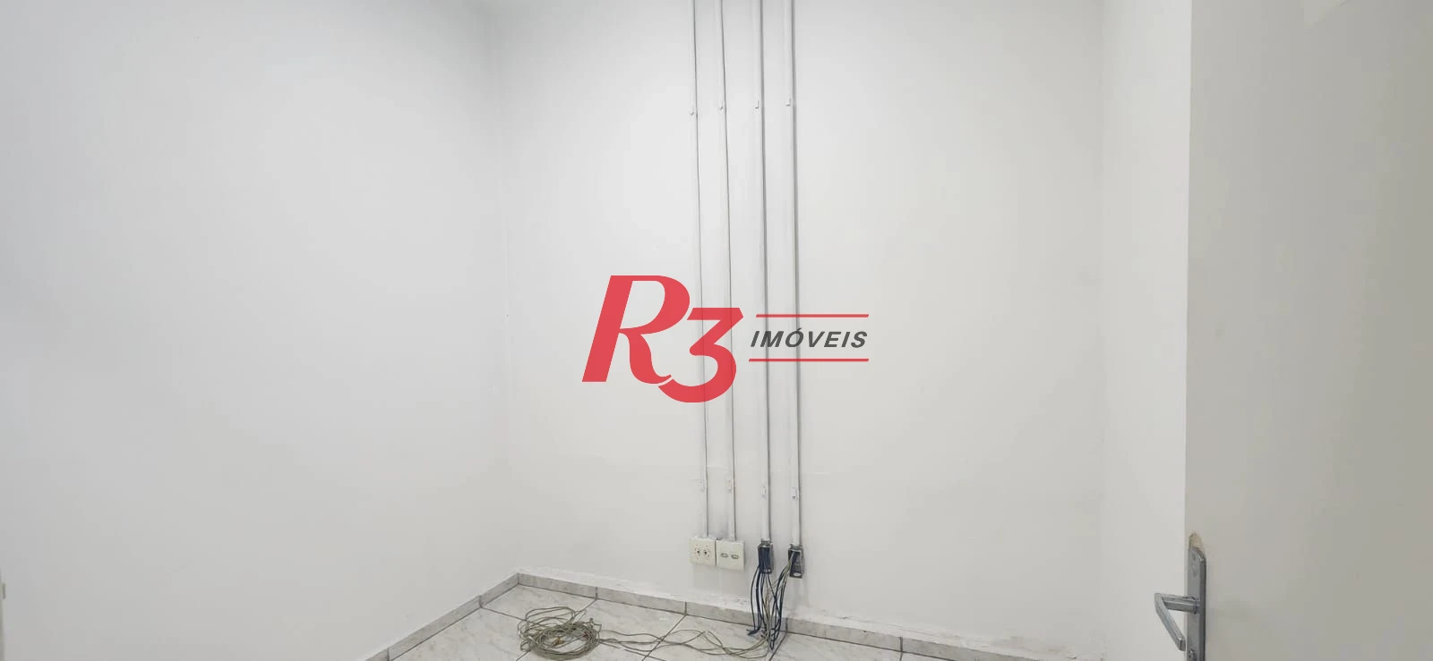 Galpão para alugar, 879 m² por R$ 35.000,01/mês - Encruzilhada - Santos/SP