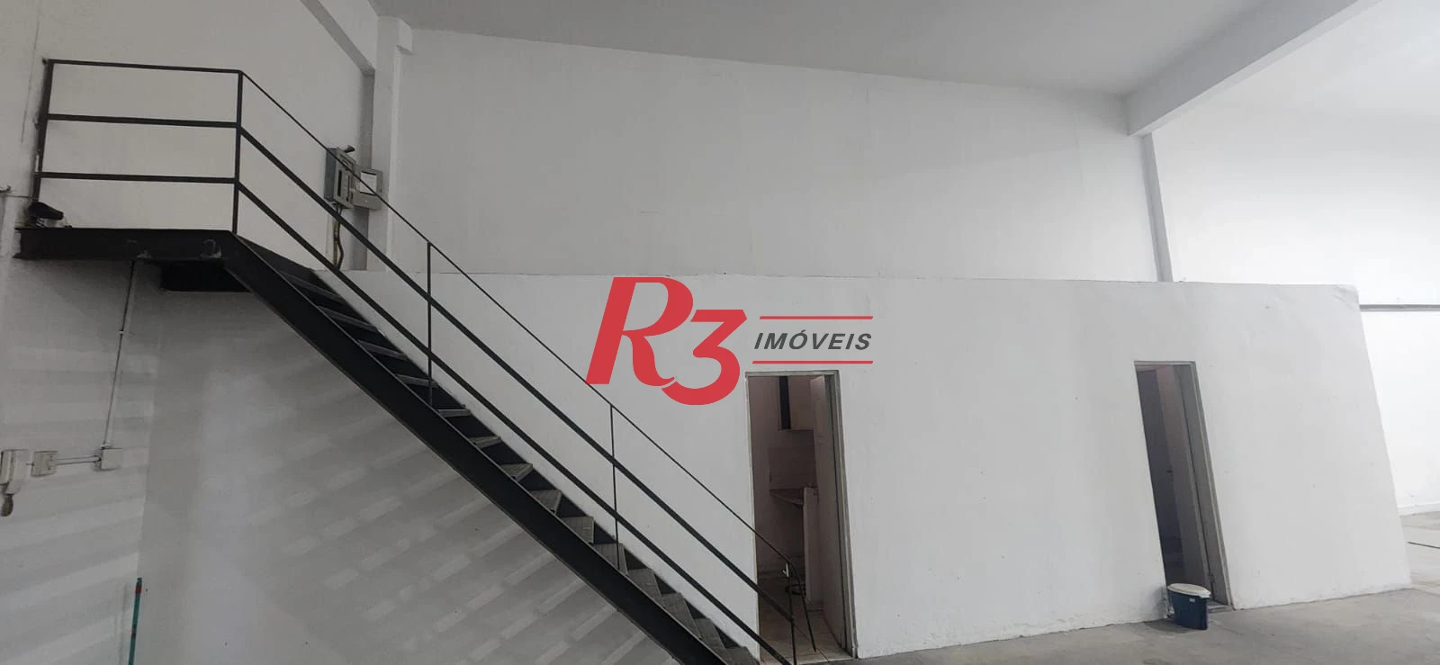 Galpão para alugar, 879 m² por R$ 35.000,01/mês - Encruzilhada - Santos/SP
