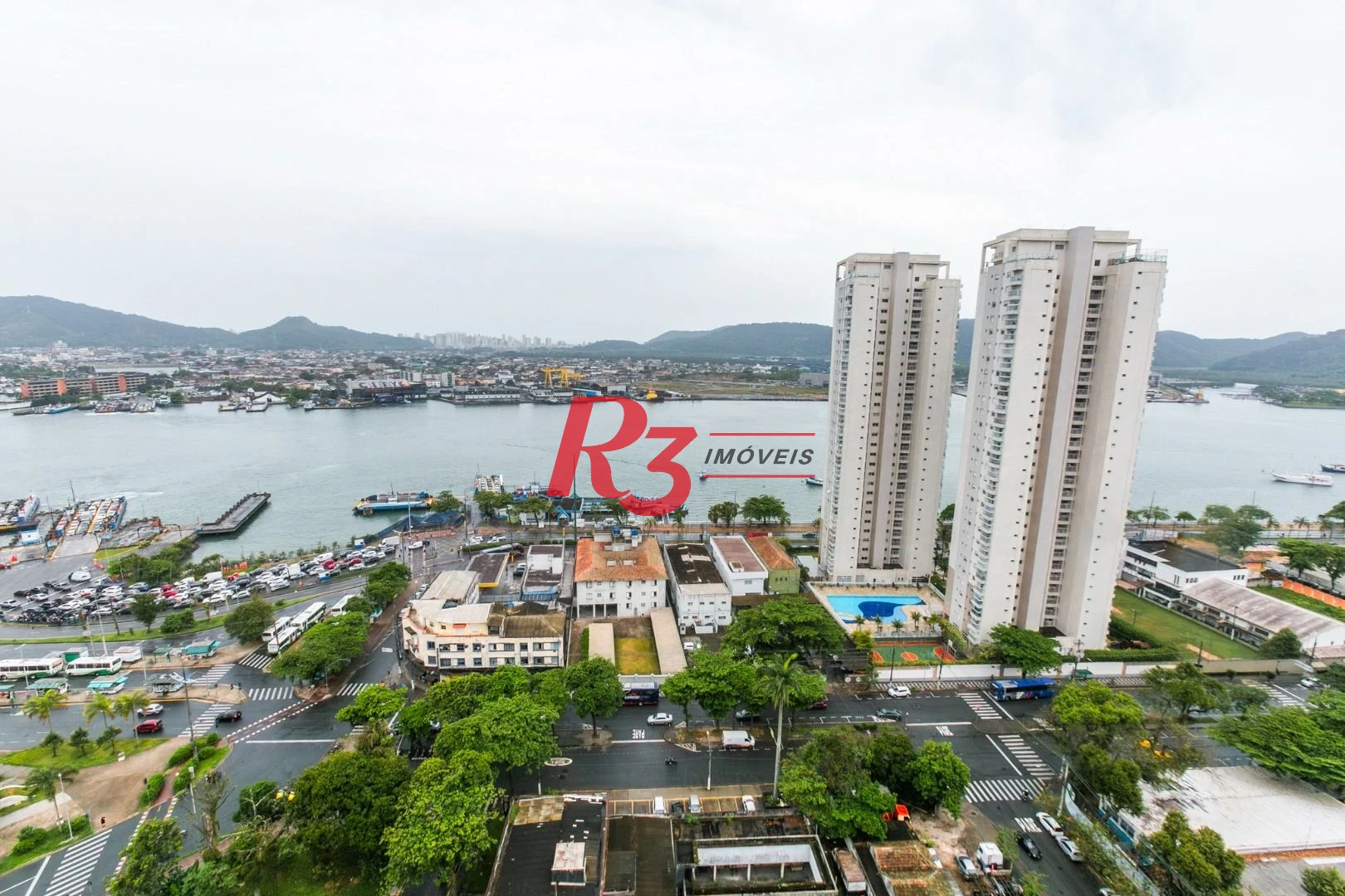 Apartamento com 2 dormitórios à venda, 65 m² por R$ 1.150.000,00 - Ponta da Praia - Santos/SP