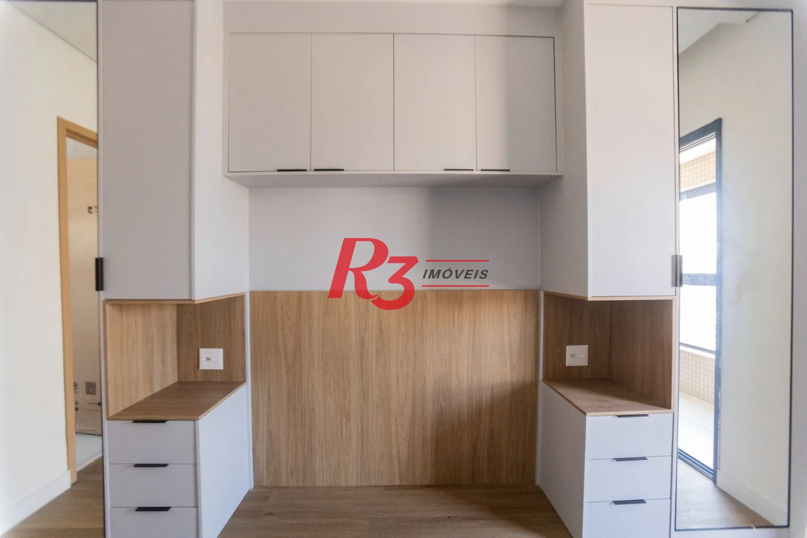 Apartamento com 2 dormitórios à venda, 65 m² por R$ 1.150.000,00 - Ponta da Praia - Santos/SP