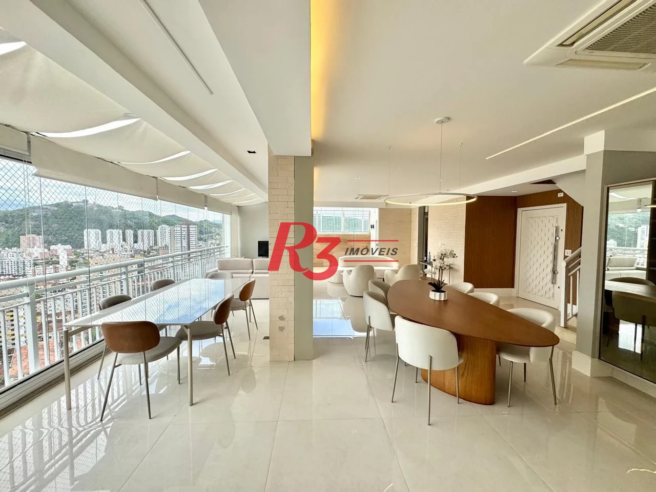 Cobertura com 5 dormitórios à venda, 265 m² por R$ 3.750.000,00 - Gonzaga - Santos/SP
