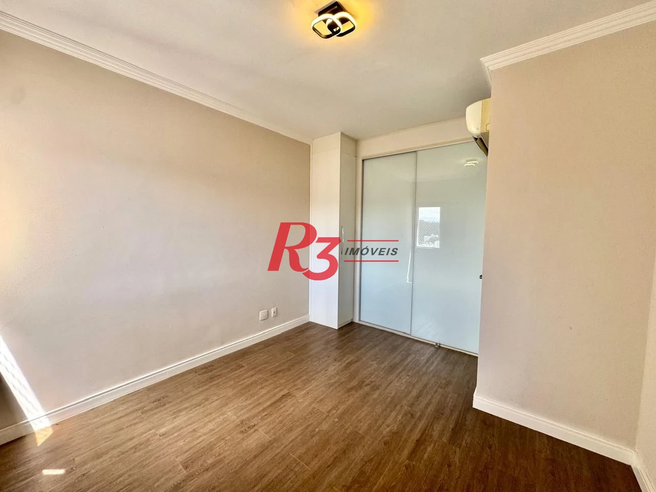 Cobertura com 5 dormitórios à venda, 265 m² por R$ 3.750.000,00 - Gonzaga - Santos/SP