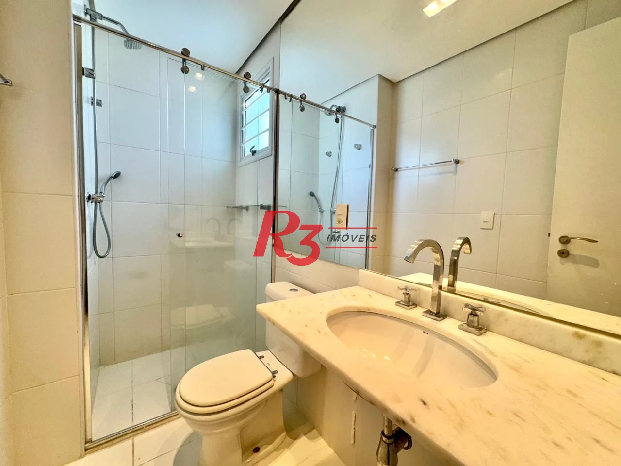 Cobertura com 5 dormitórios à venda, 265 m² por R$ 3.750.000,00 - Gonzaga - Santos/SP