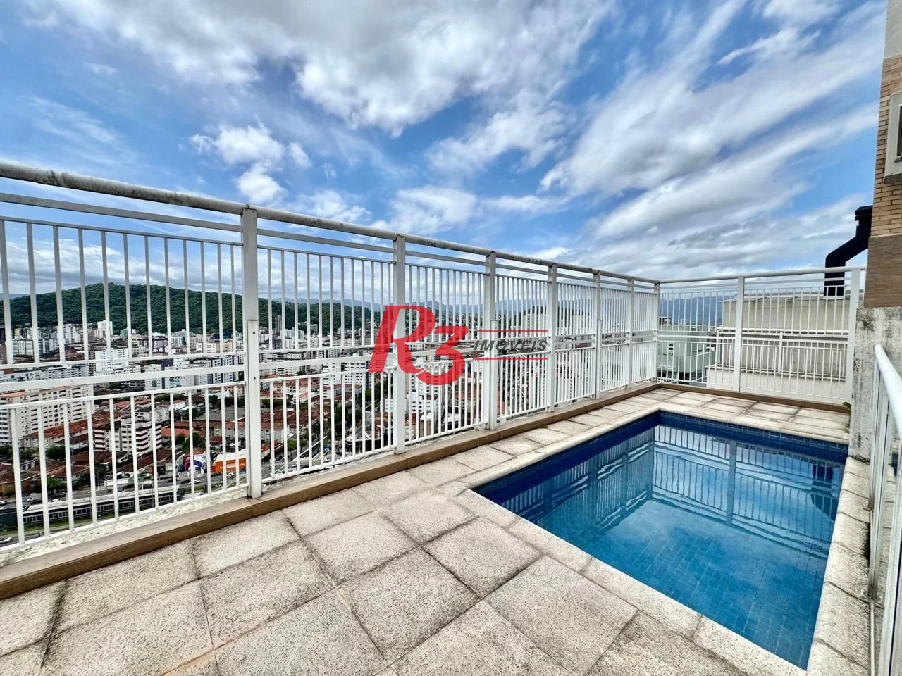 Cobertura com 5 dormitórios à venda, 265 m² por R$ 3.750.000,00 - Gonzaga - Santos/SP