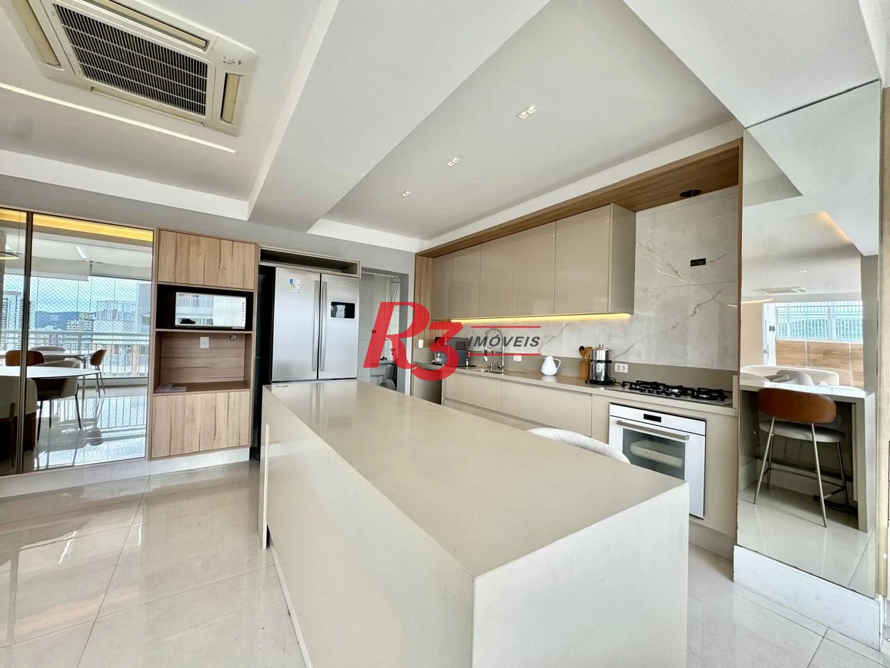 Cobertura com 5 dormitórios à venda, 265 m² por R$ 3.750.000,00 - Gonzaga - Santos/SP