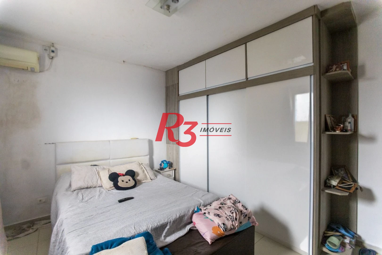Casa com 2 dormitórios à venda, 110 m² por R$ 330.000,00 - Estuário - Santos/SP