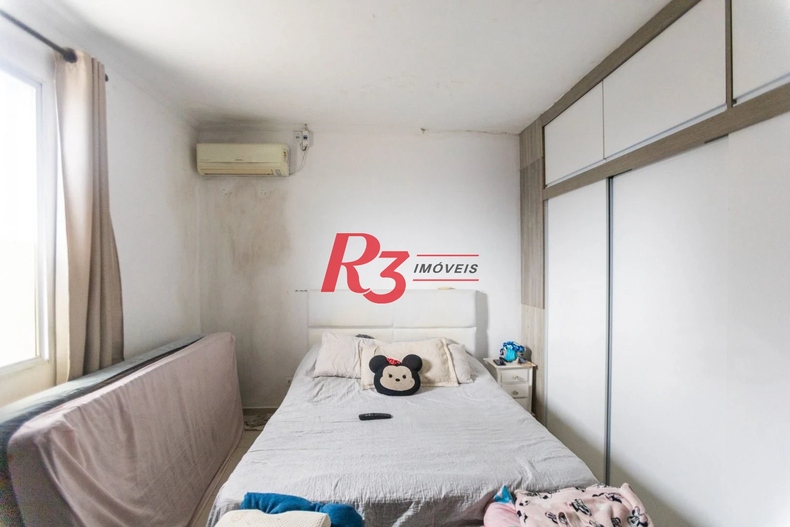 Casa com 2 dormitórios à venda, 110 m² por R$ 330.000,00 - Estuário - Santos/SP