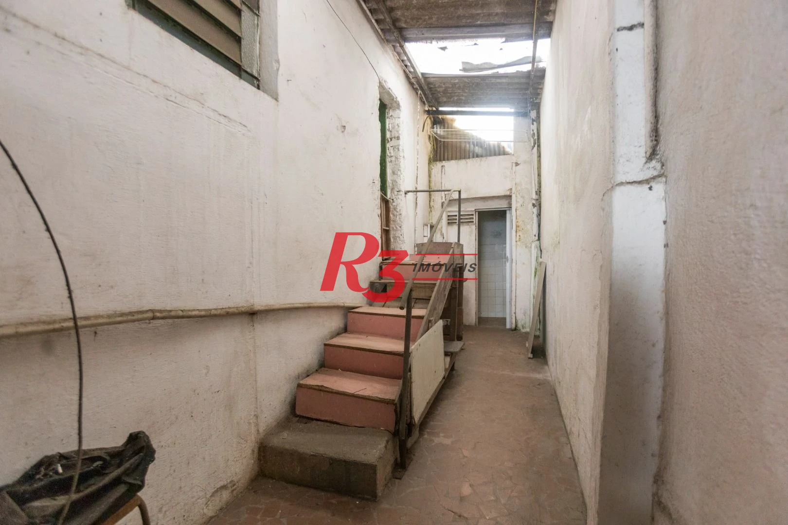 Galpão à venda, 240 m² por R$ 600.000,00 - Centro - Santos/SP