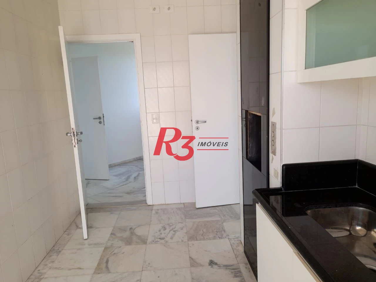 Cobertura com 5 dormitórios à venda, 529 m² por R$ 1.600.000,00 - Morro Sorocotuba - Guarujá/SP