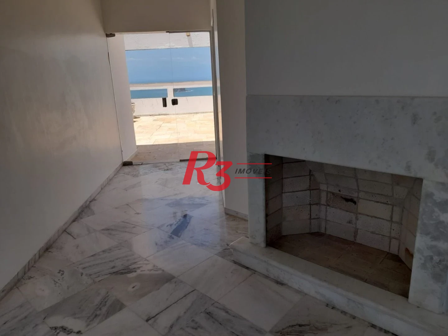 Cobertura com 5 dormitórios à venda, 529 m² por R$ 1.600.000,00 - Morro Sorocotuba - Guarujá/SP