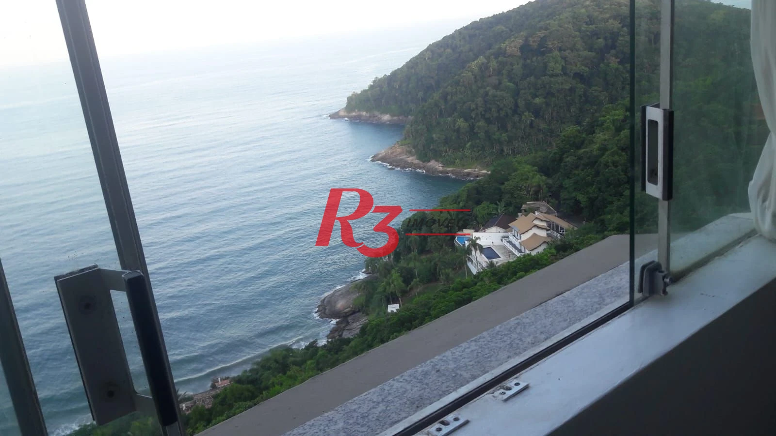 Cobertura com 5 dormitórios à venda, 529 m² por R$ 1.600.000,00 - Morro Sorocotuba - Guarujá/SP