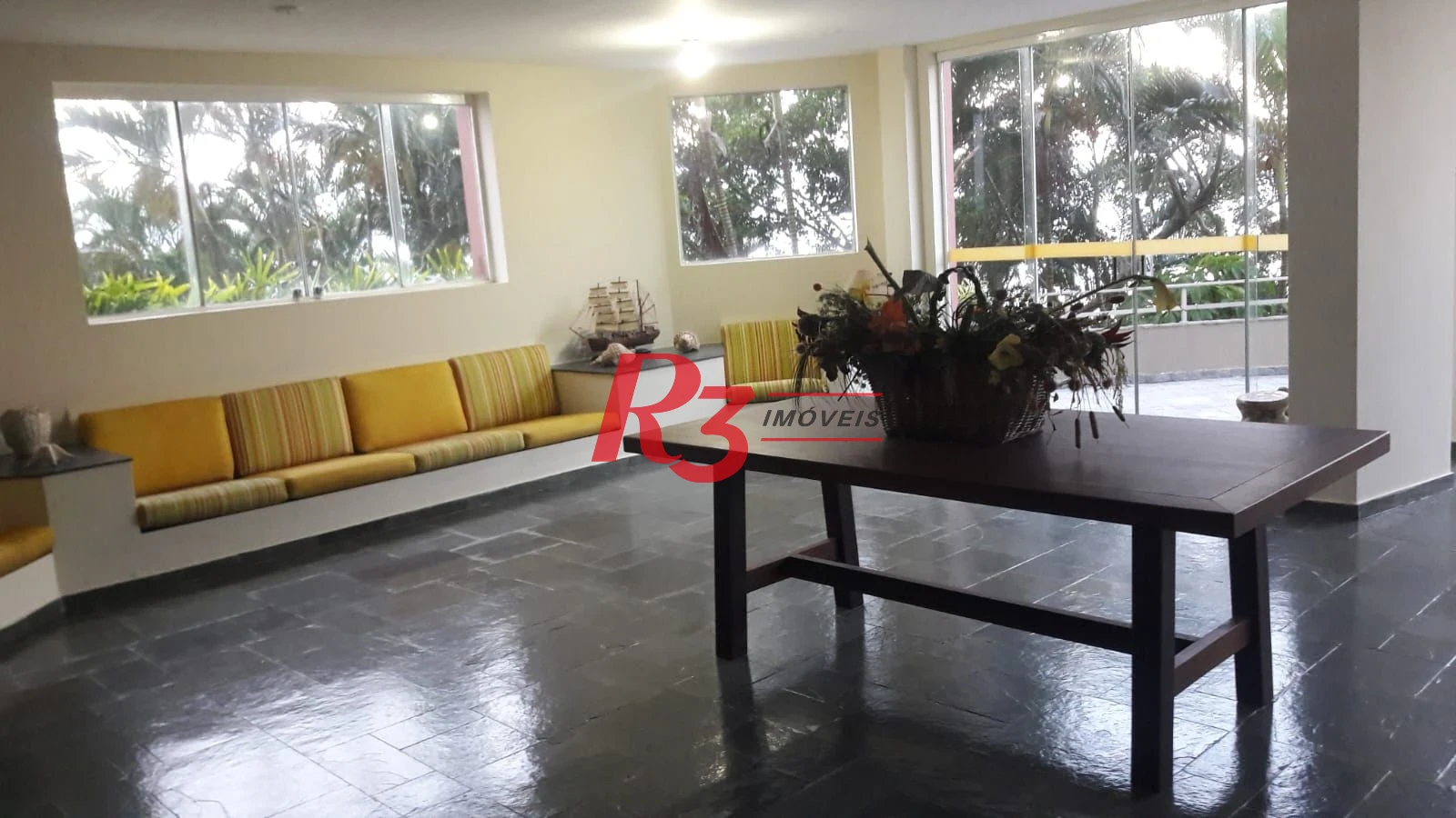 Cobertura com 5 dormitórios à venda, 529 m² por R$ 1.600.000,00 - Morro Sorocotuba - Guarujá/SP