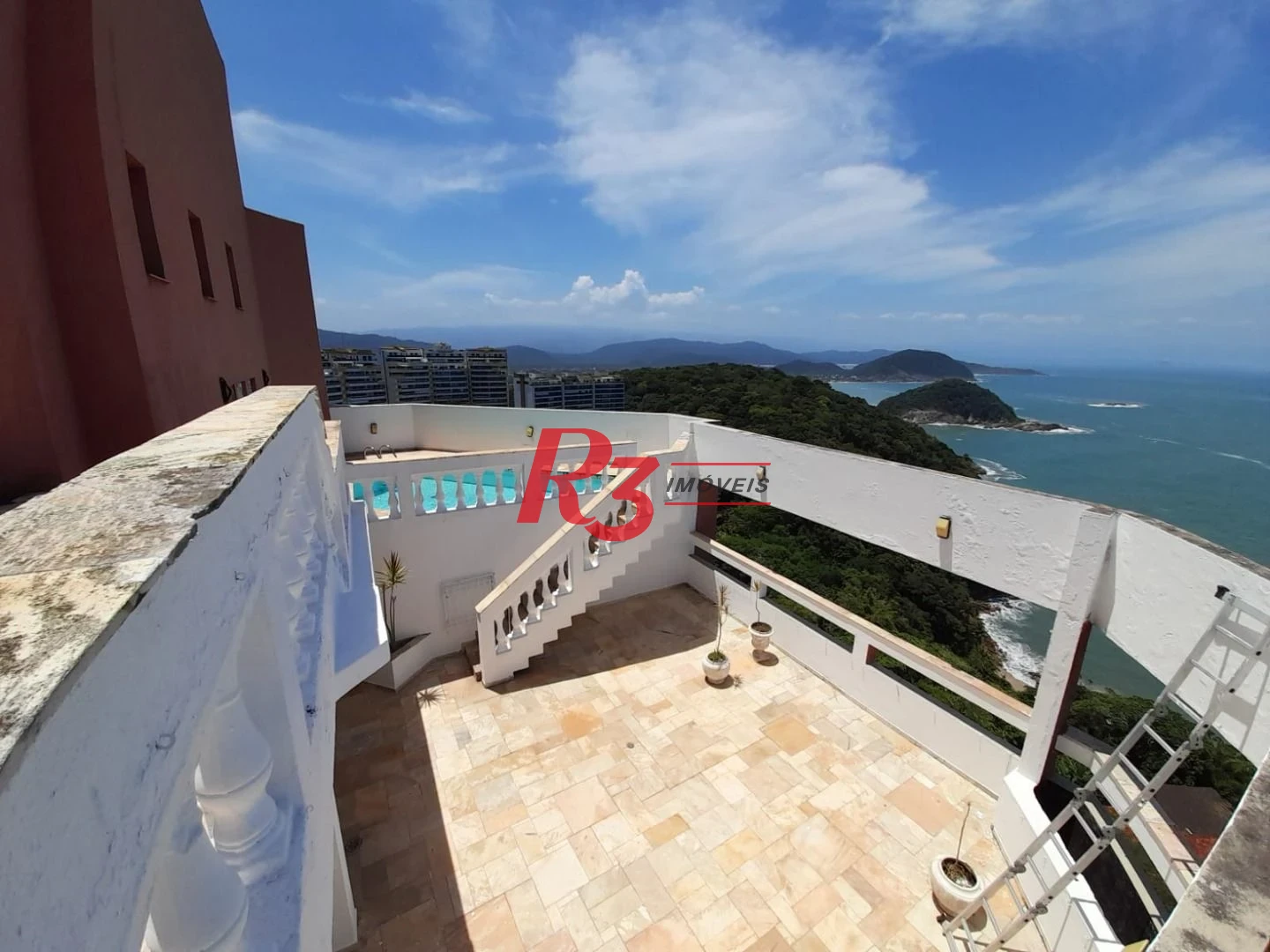 Cobertura com 5 dormitórios à venda, 529 m² por R$ 1.600.000,00 - Morro Sorocotuba - Guarujá/SP