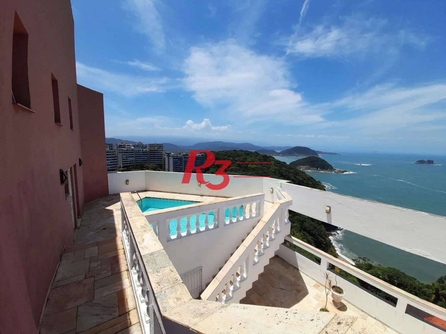Cobertura com 5 dormitórios à venda, 529 m² por R$ 1.600.000,00 - Morro Sorocotuba - Guarujá/SP