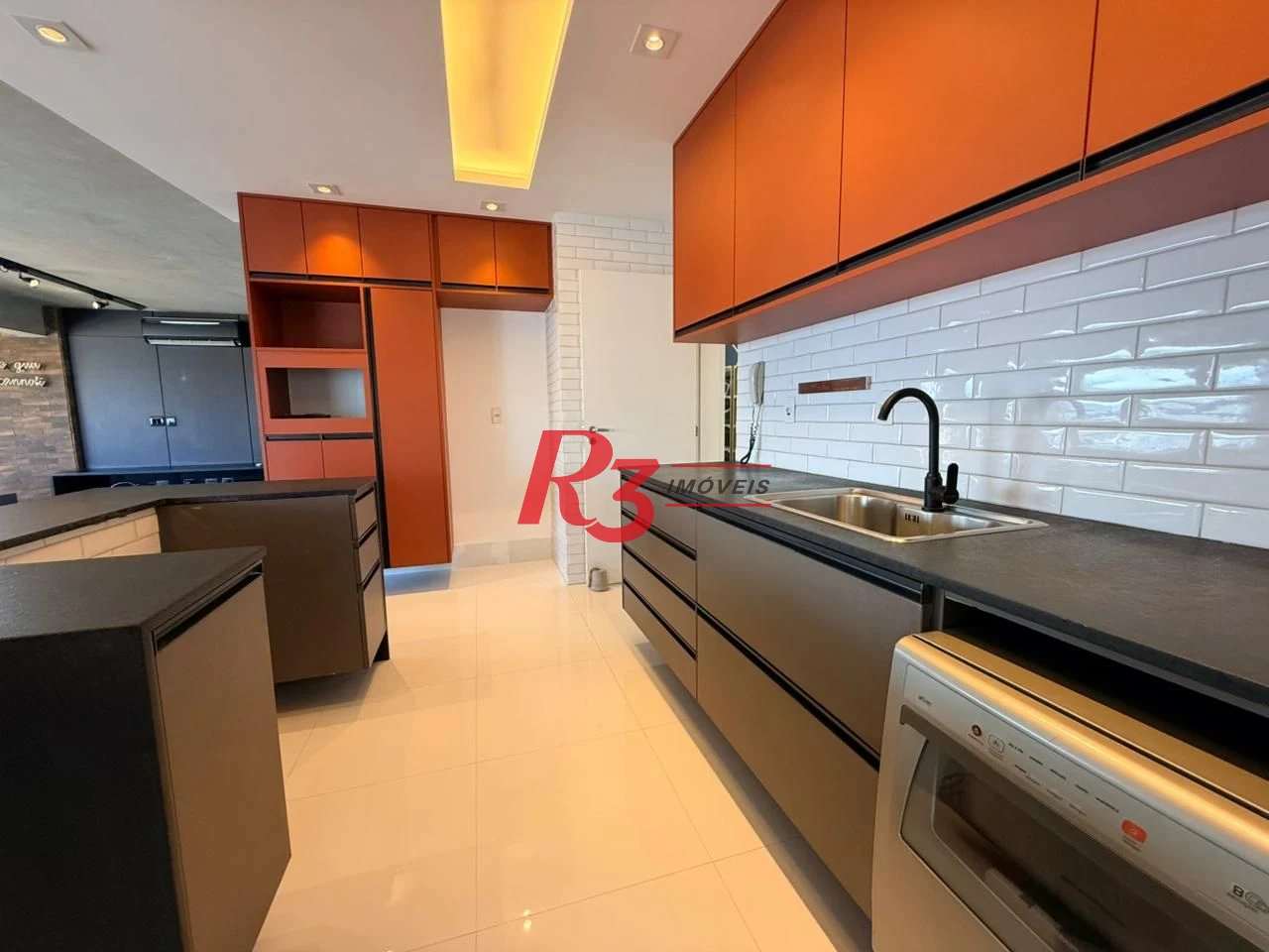 Apartamento com 3 dormitórios à venda, 171 m² por R$ 2.790.000,00 - Embaré - Santos/SP