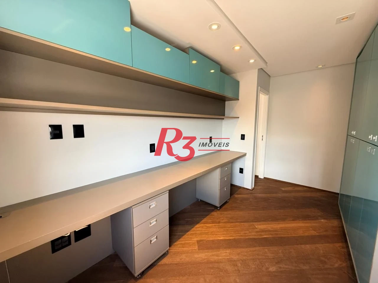 Apartamento com 3 dormitórios à venda, 171 m² por R$ 2.790.000,00 - Embaré - Santos/SP