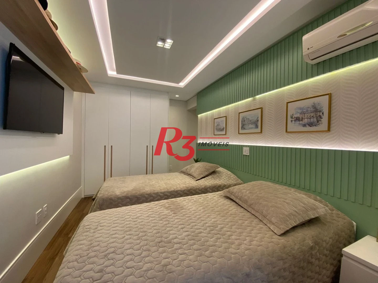 Apartamento com 3 dormitórios à venda, 191 m² por R$ 3.849.990,00 - Embaré - Santos/SP