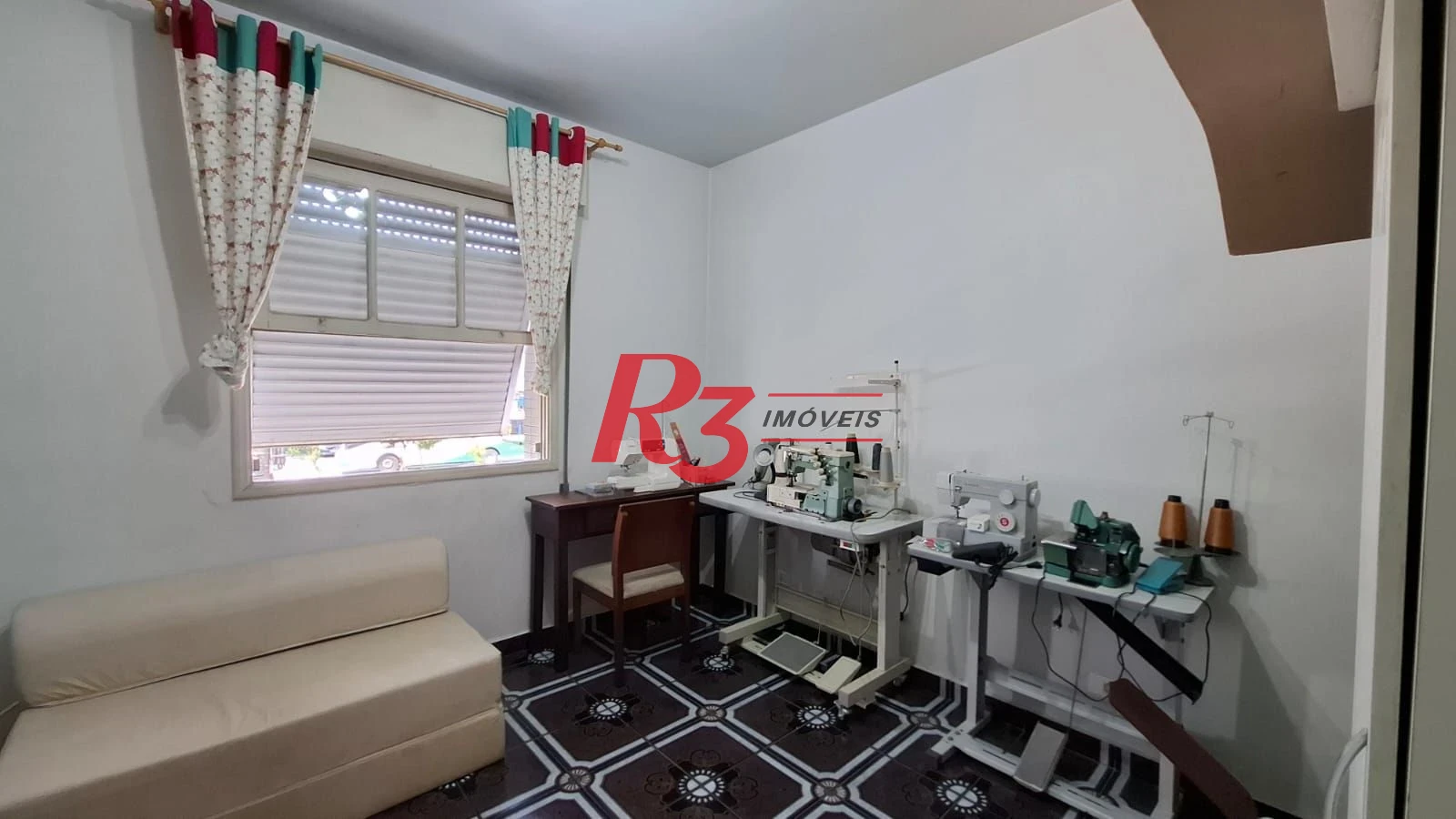 Apartamento com 2 dormitórios à venda, 67 m² por R$ 380.000,00 - Embaré - Santos/SP