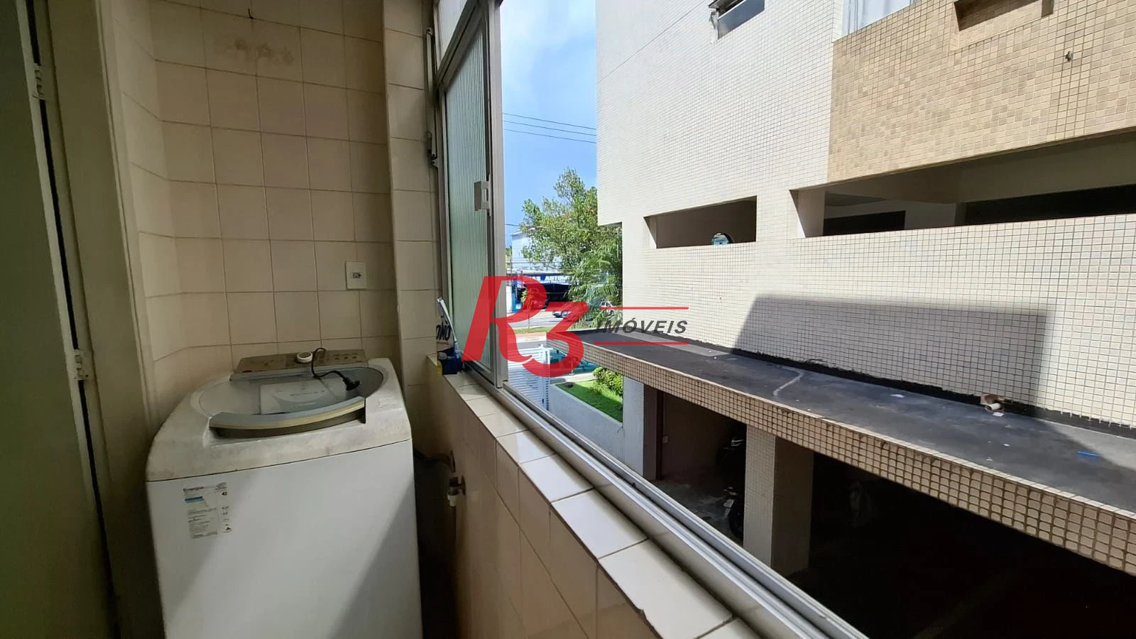 Apartamento com 2 dormitórios à venda, 67 m² por R$ 380.000,00 - Embaré - Santos/SP