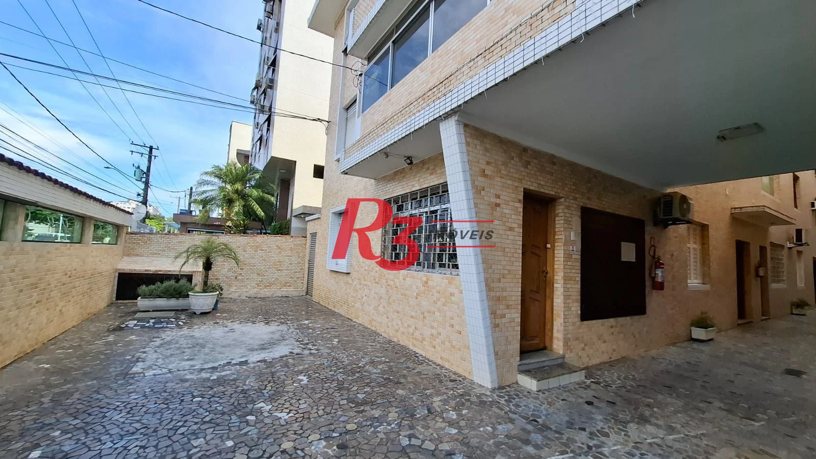 Apartamento com 2 dormitórios à venda, 67 m² por R$ 380.000,00 - Embaré - Santos/SP